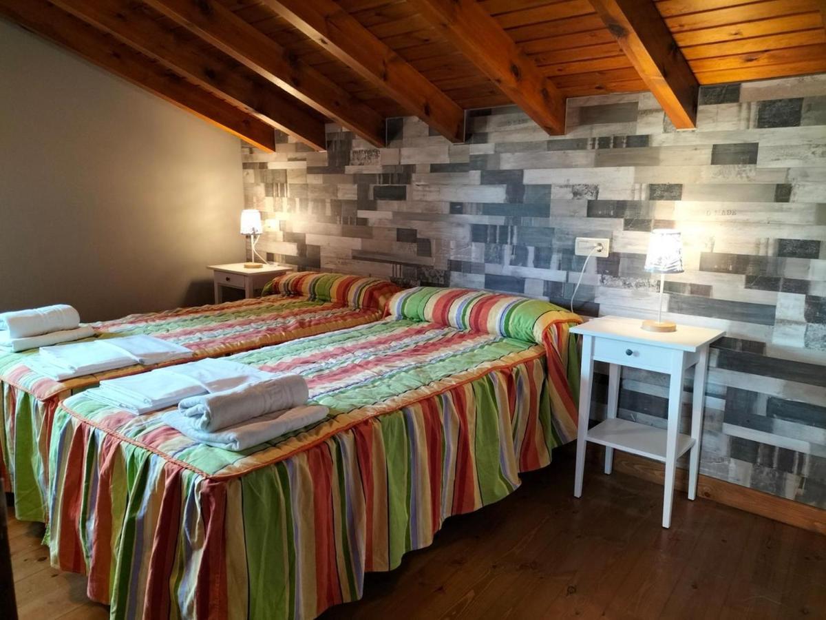 Llames de Parres Apartamentos La Corona מראה חיצוני תמונה