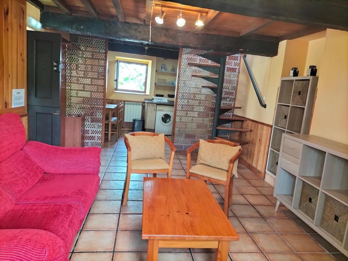 Llames de Parres Apartamentos La Corona מראה חיצוני תמונה