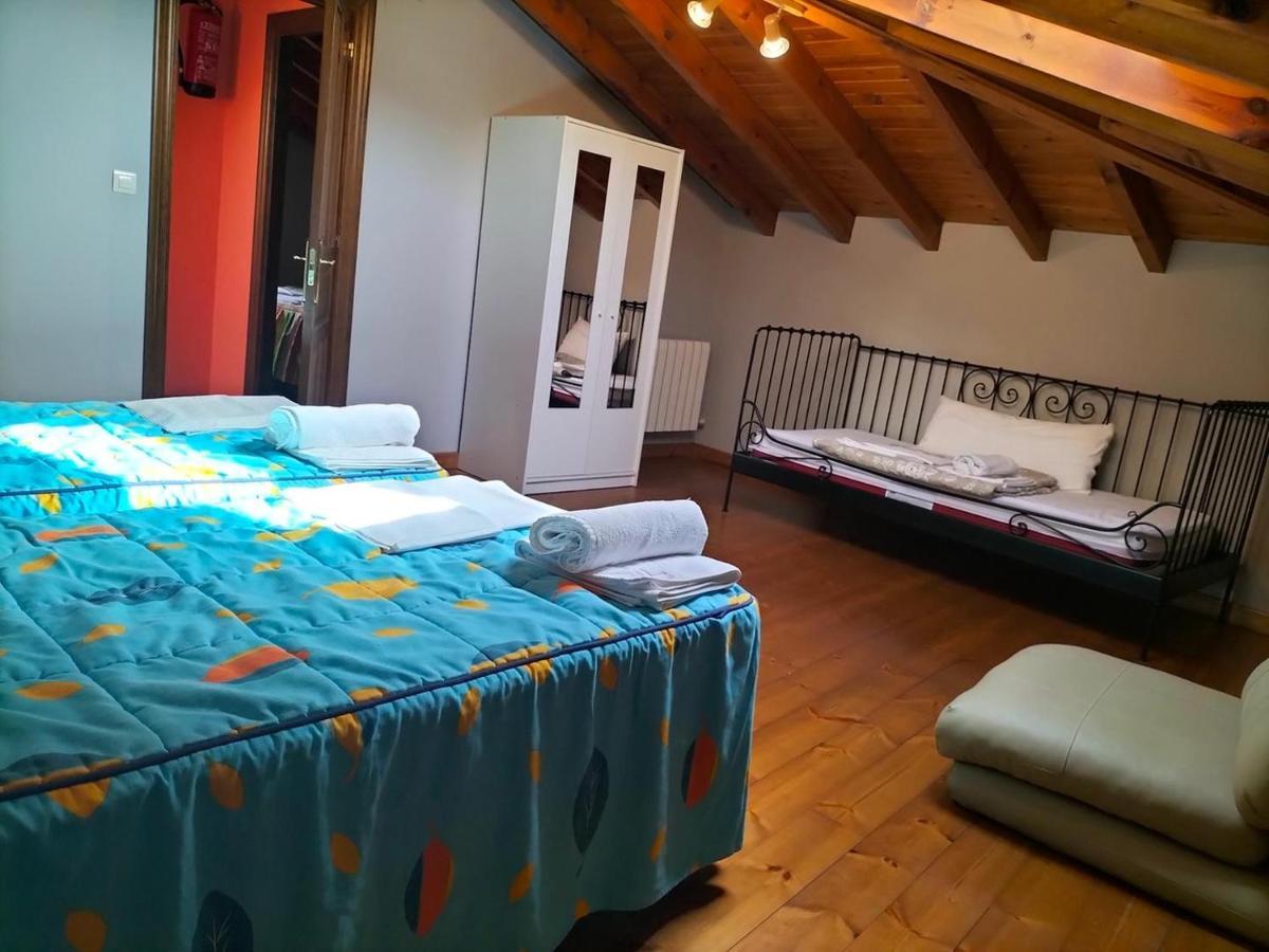 Llames de Parres Apartamentos La Corona מראה חיצוני תמונה