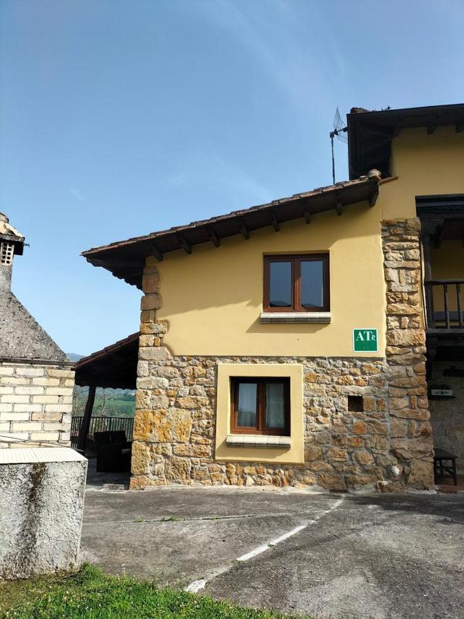 Llames de Parres Apartamentos La Corona מראה חיצוני תמונה
