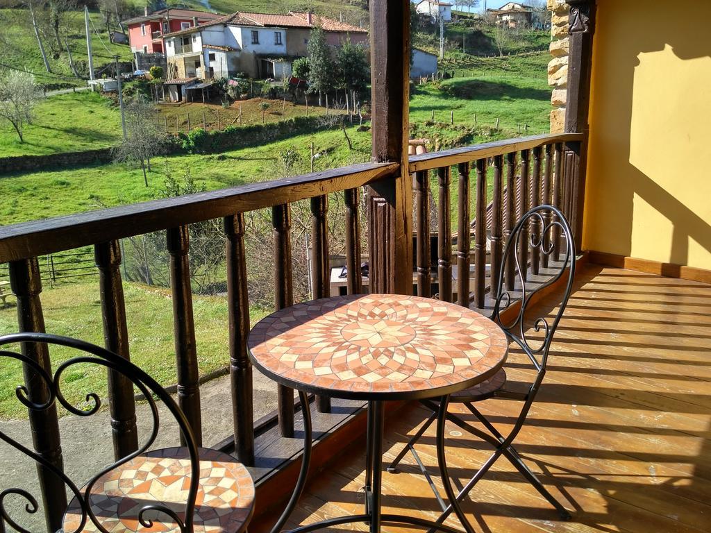 Llames de Parres Apartamentos La Corona מראה חיצוני תמונה